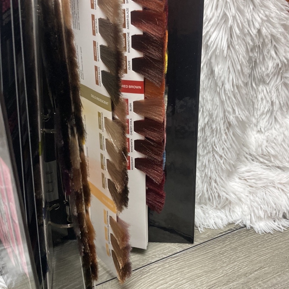 Redken Shades EQ Pink and Black Haircolor Set swatch book - Picture 3 of 16
